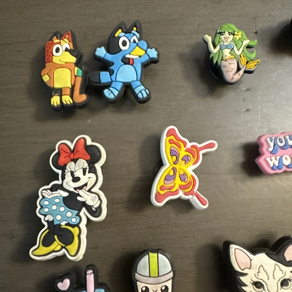 Lot Of Random Crock Charms Minnie Cat Dog Bluey Butterfly Strawberry Fish More !